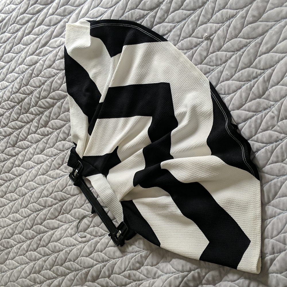 Mini skirt by mm mm mm. Size M (but it's small) Black and white.